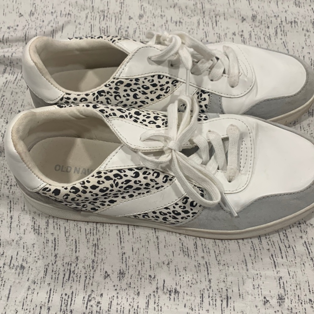 Cheetah print casual shoes. Size 8